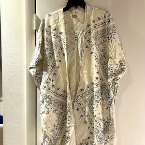 Ecoté Anthropologie White Blue Paisley Open Shawl Large Boho